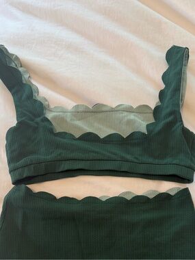 Marysia Swim Scallop Edge Bikini Top- green- size medium